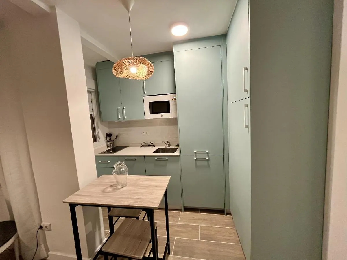 Apartment Tar11D: Sea View Studio with Smart TV in City Center Torremolinos