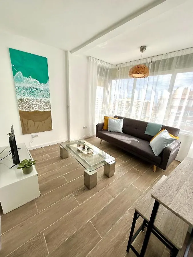 Apartment Tar11D: Sea View Studio with Smart TV in City Center Torremolinos