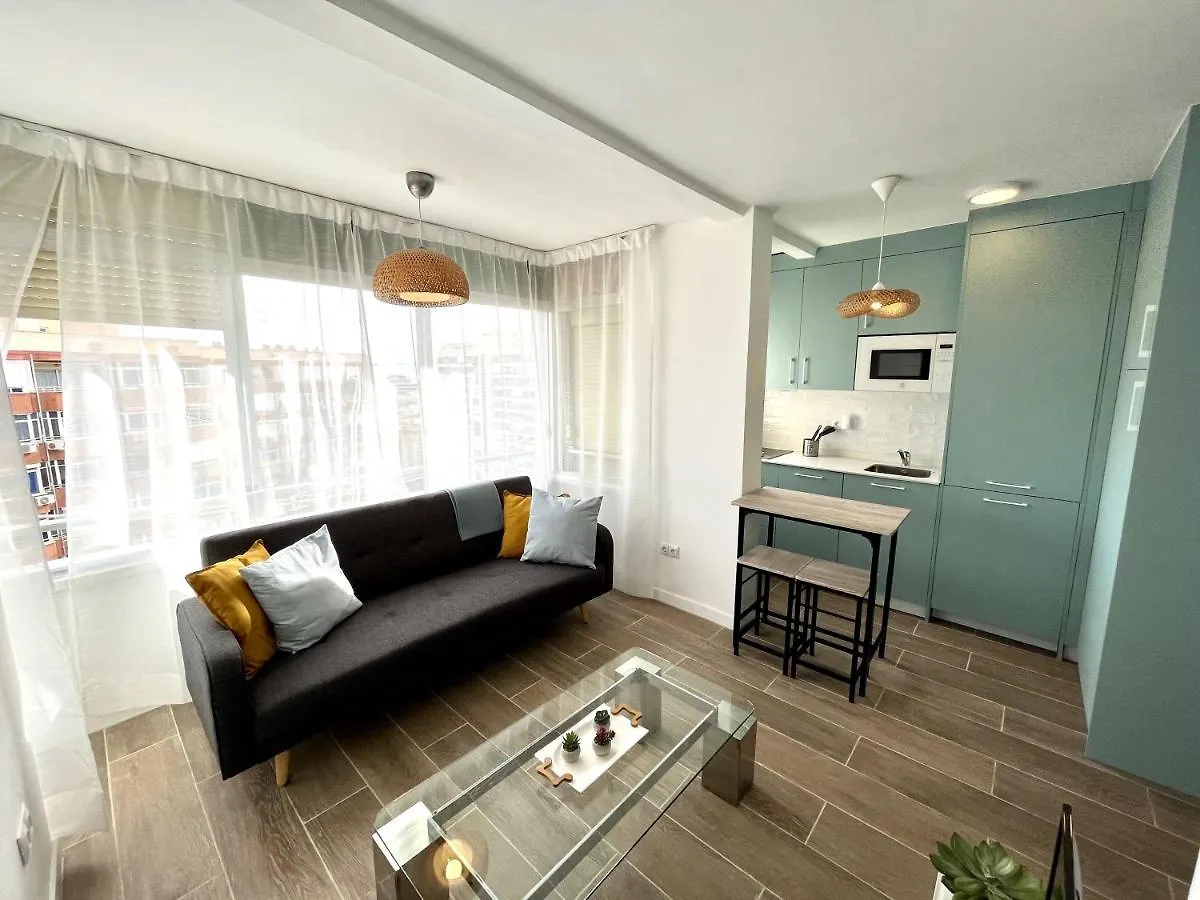 Tar11D: Sea View Studio with Smart TV in City Center Torremolinos