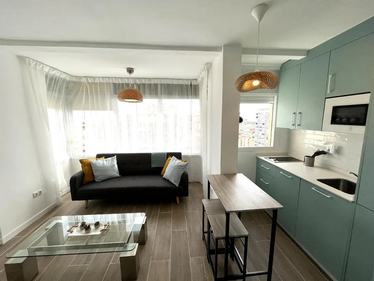 Apartment Tar11D: Sea View Studio with Smart TV in City Center Torremolinos