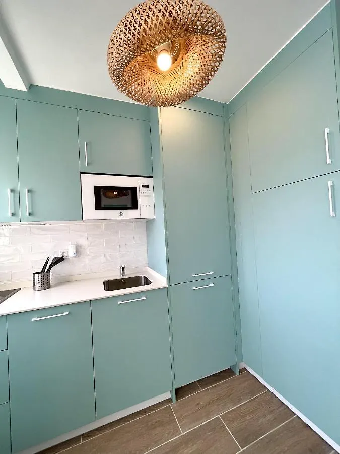 Tar11D: Sea View Studio with Smart TV in City Center Torremolinos Apartment